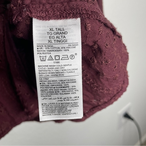 Old Navy Maroon Eyelet Blouse Long Sleeve Size XL Tall Embroidered Boho - Picture 7 of 7